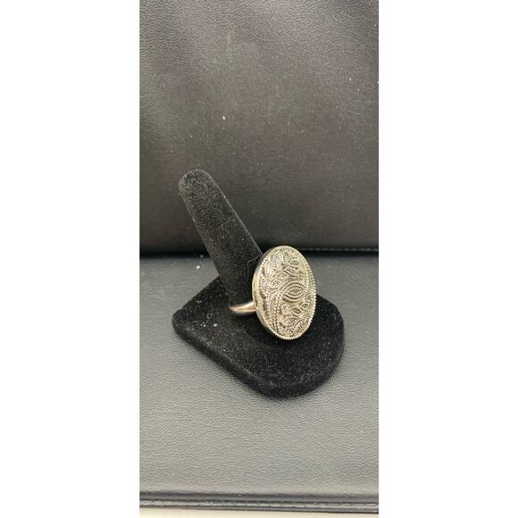 Silver Tone Etched Leaves Large Round Boho Statement Ring Size 7.75 - Picture 4 of 6